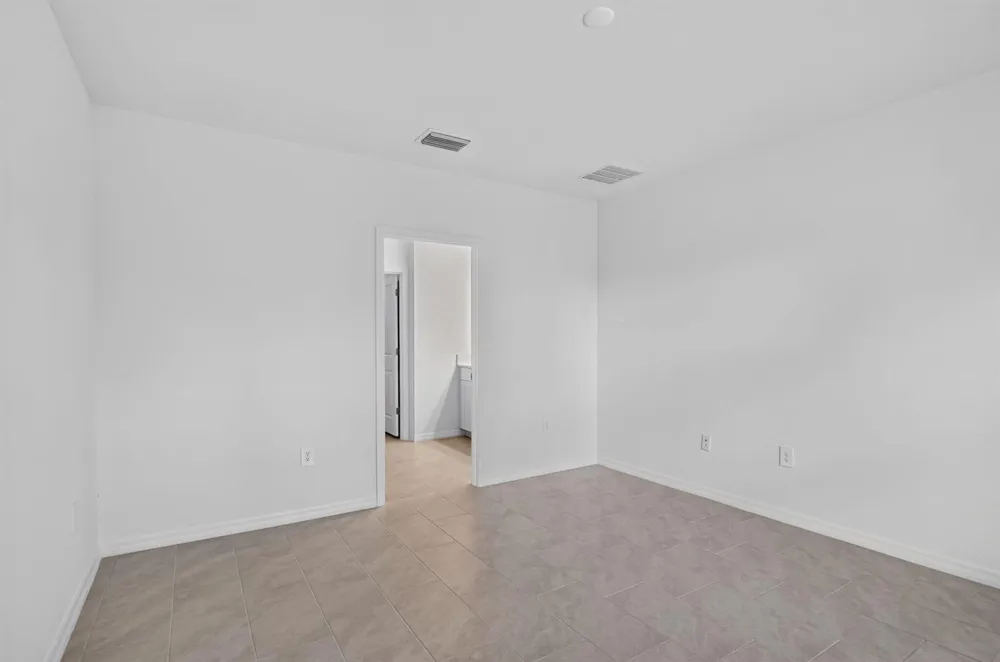 243 LAKESIDE BREEZE WAY Lehigh Acres, FL 33936