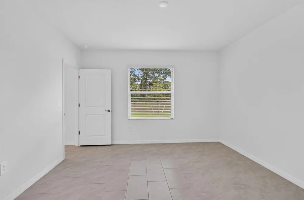 243 LAKESIDE BREEZE WAY Lehigh Acres, FL 33936
