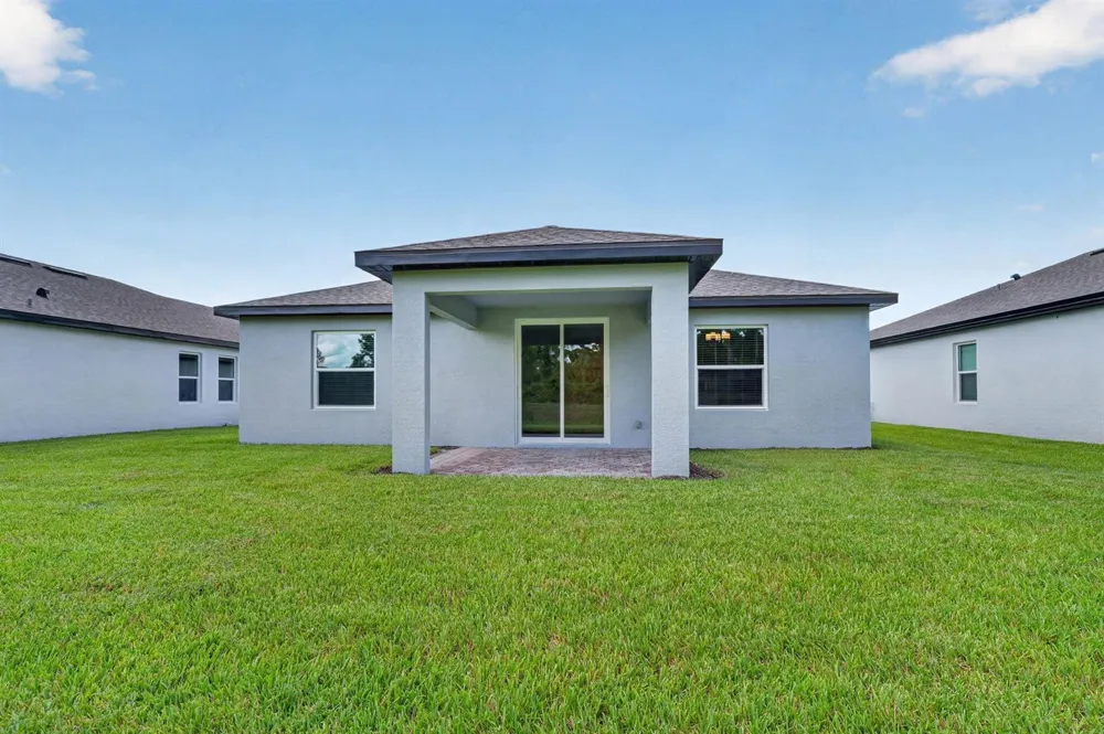 243 LAKESIDE BREEZE WAY Lehigh Acres, FL 33936