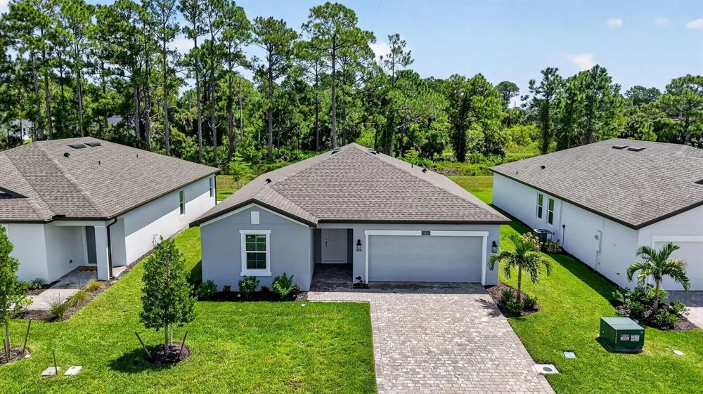 243 LAKESIDE BREEZE WAY Lehigh Acres, FL 33936