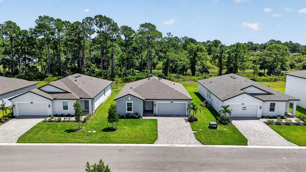 243 LAKESIDE BREEZE WAY Lehigh Acres, FL 33936
