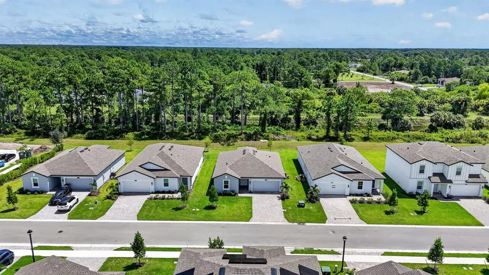 243 LAKESIDE BREEZE WAY Lehigh Acres, FL 33936