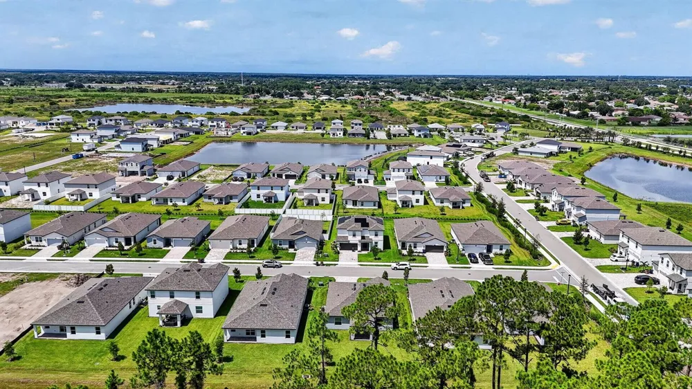 243 LAKESIDE BREEZE WAY Lehigh Acres, FL 33936