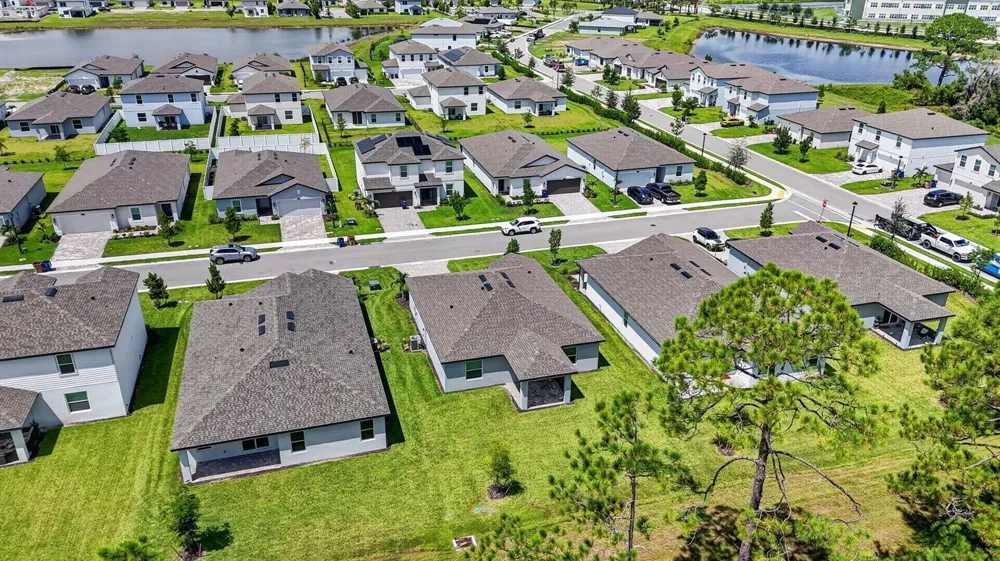 243 LAKESIDE BREEZE WAY Lehigh Acres, FL 33936