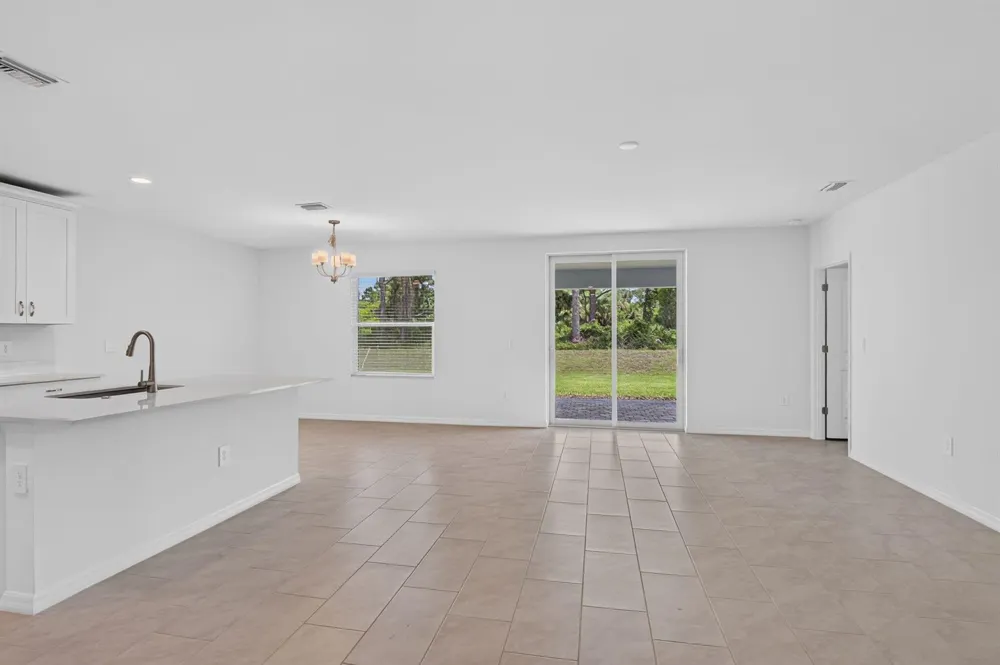 243 LAKESIDE BREEZE WAY Lehigh Acres, FL 33936