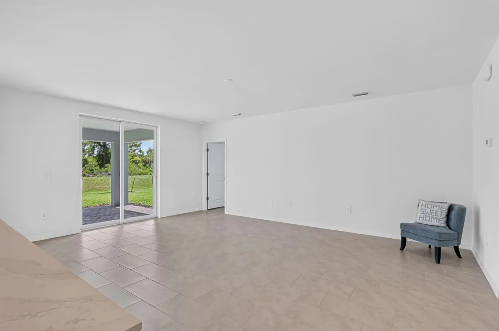 243 LAKESIDE BREEZE WAY Lehigh Acres, FL 33936
