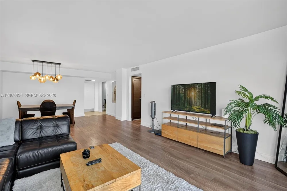 427 Golden Isles Dr #11C Hallandale Beach, FL 33009
