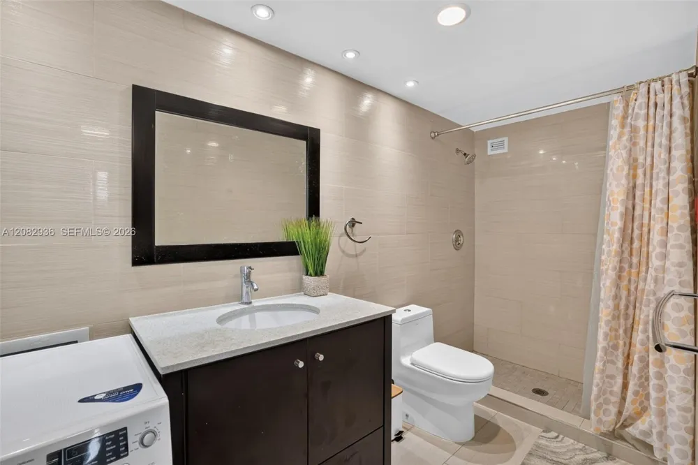 427 Golden Isles Dr #11C Hallandale Beach, FL 33009