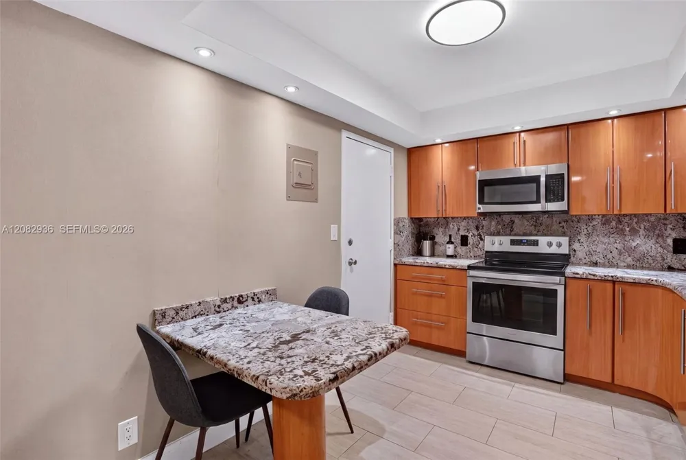427 Golden Isles Dr #11C Hallandale Beach, FL 33009