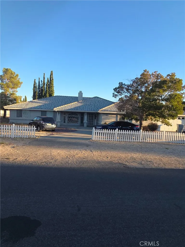 18296 Fairburn Hesperia, CA 92345