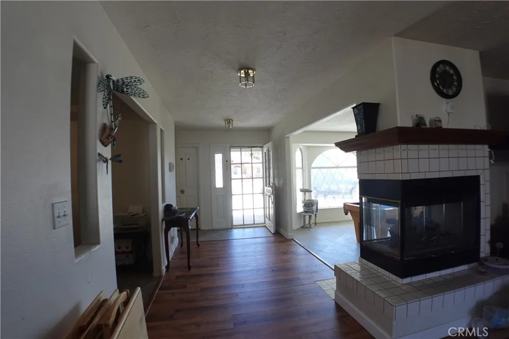 18296 Fairburn Hesperia, CA 92345