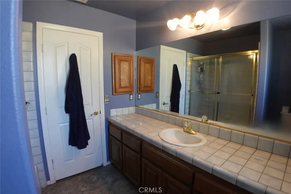 18296 Fairburn Hesperia, CA 92345