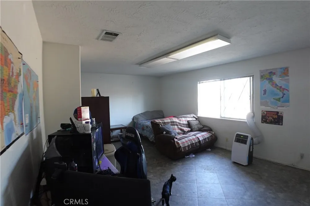 18296 Fairburn Hesperia, CA 92345