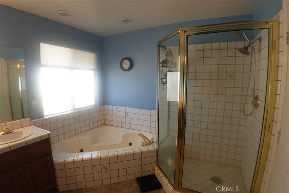 18296 Fairburn Hesperia, CA 92345