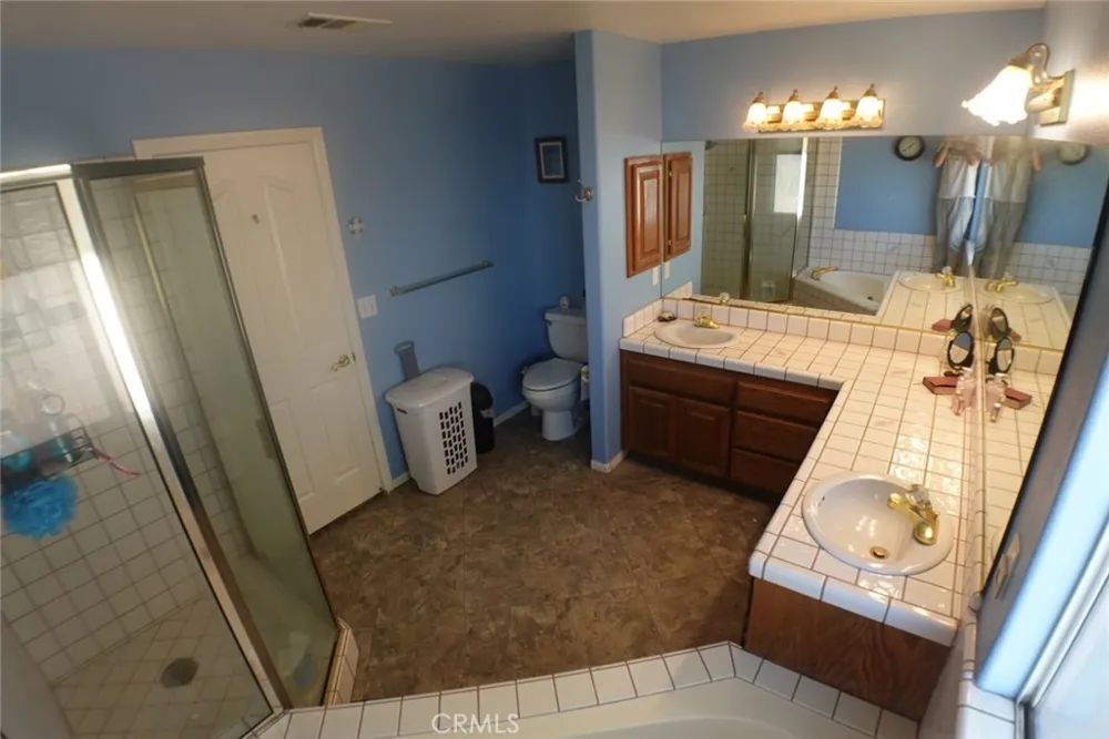 18296 Fairburn Hesperia, CA 92345