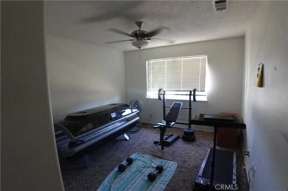 18296 Fairburn Hesperia, CA 92345