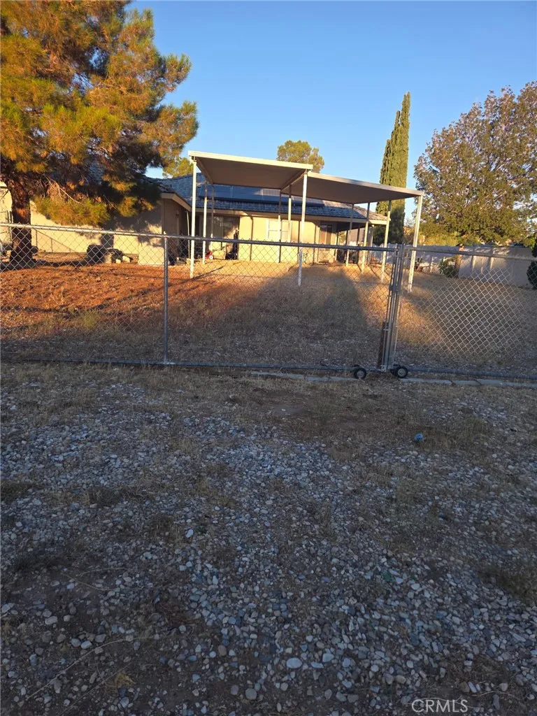 18296 Fairburn Hesperia, CA 92345