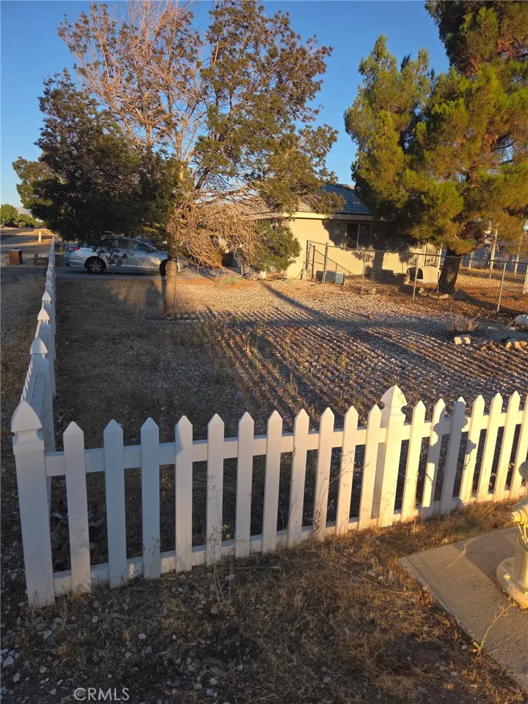18296 Fairburn Hesperia, CA 92345