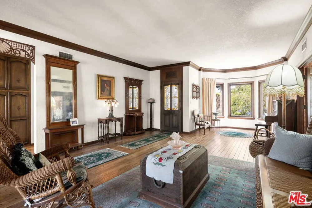 739 24th Street Santa Monica, CA 90402