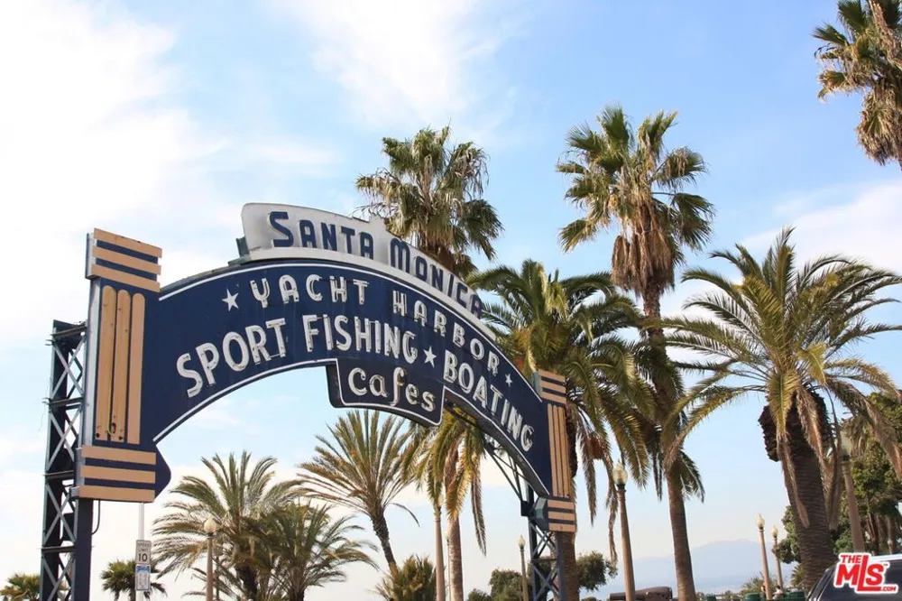 739 24th Street Santa Monica, CA 90402