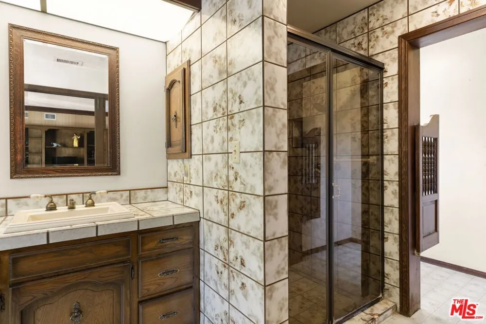 739 24th Street Santa Monica, CA 90402