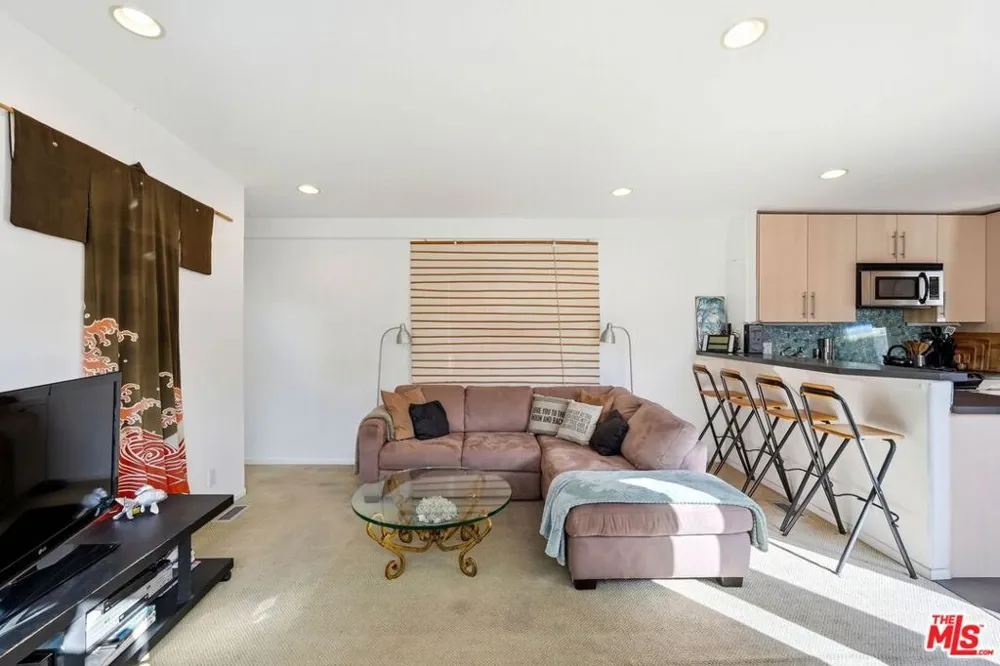 67 Paradise Cove Malibu, CA 90265
