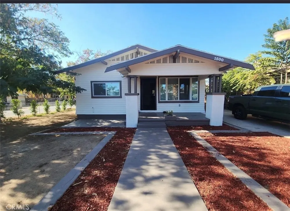 1500 Palm Bakersfield, CA 93305