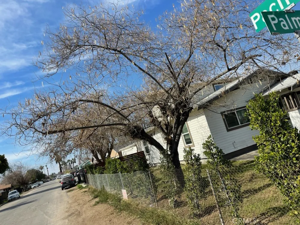 1500 Palm Bakersfield, CA 93305