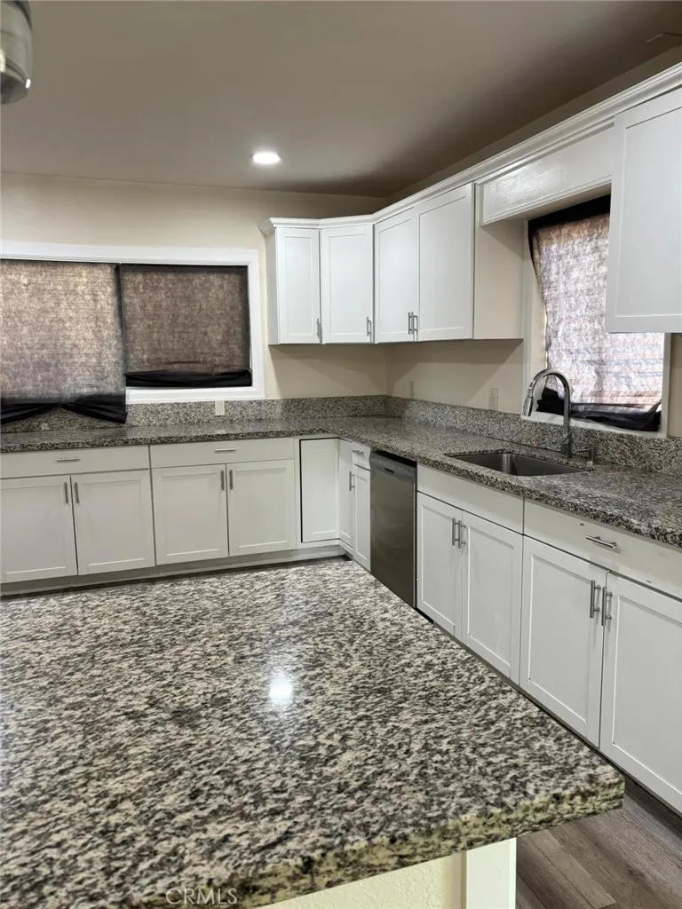 1500 Palm Bakersfield, CA 93305