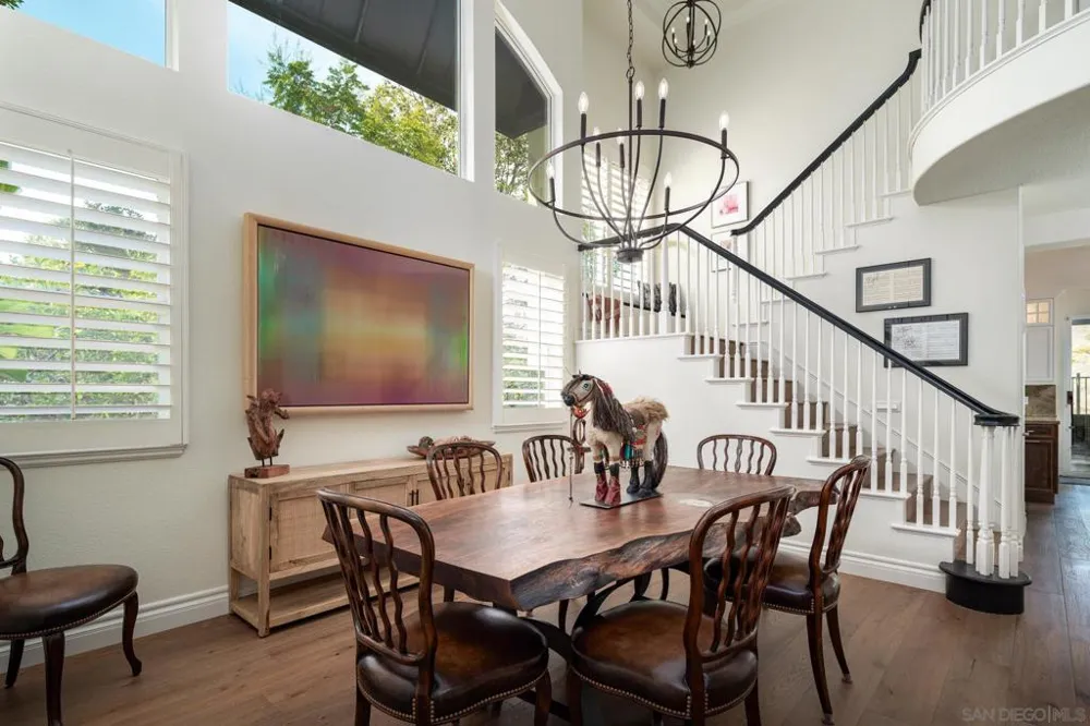 6302 Paseo Descanso Carlsbad, CA 92009