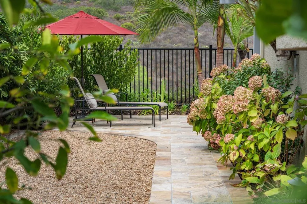 6302 Paseo Descanso Carlsbad, CA 92009