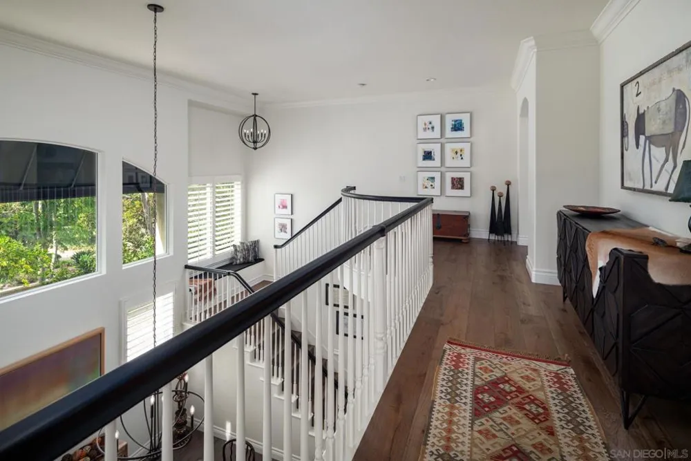 6302 Paseo Descanso Carlsbad, CA 92009