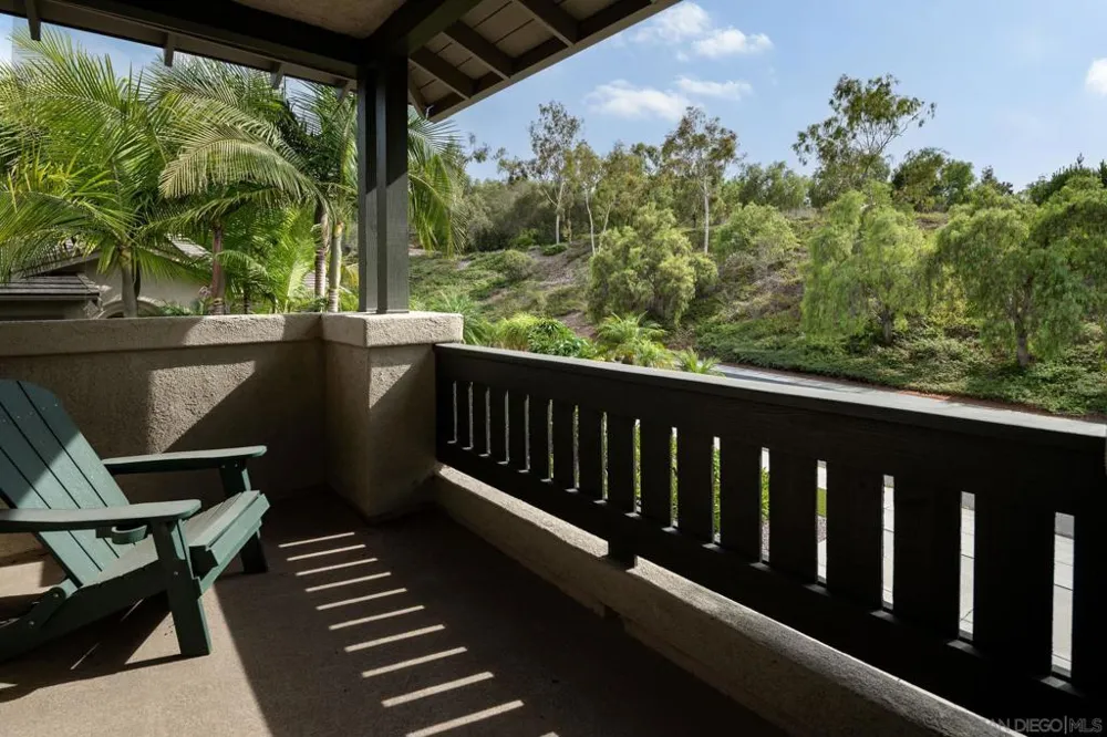 6302 Paseo Descanso Carlsbad, CA 92009