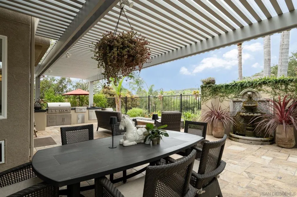 6302 Paseo Descanso Carlsbad, CA 92009