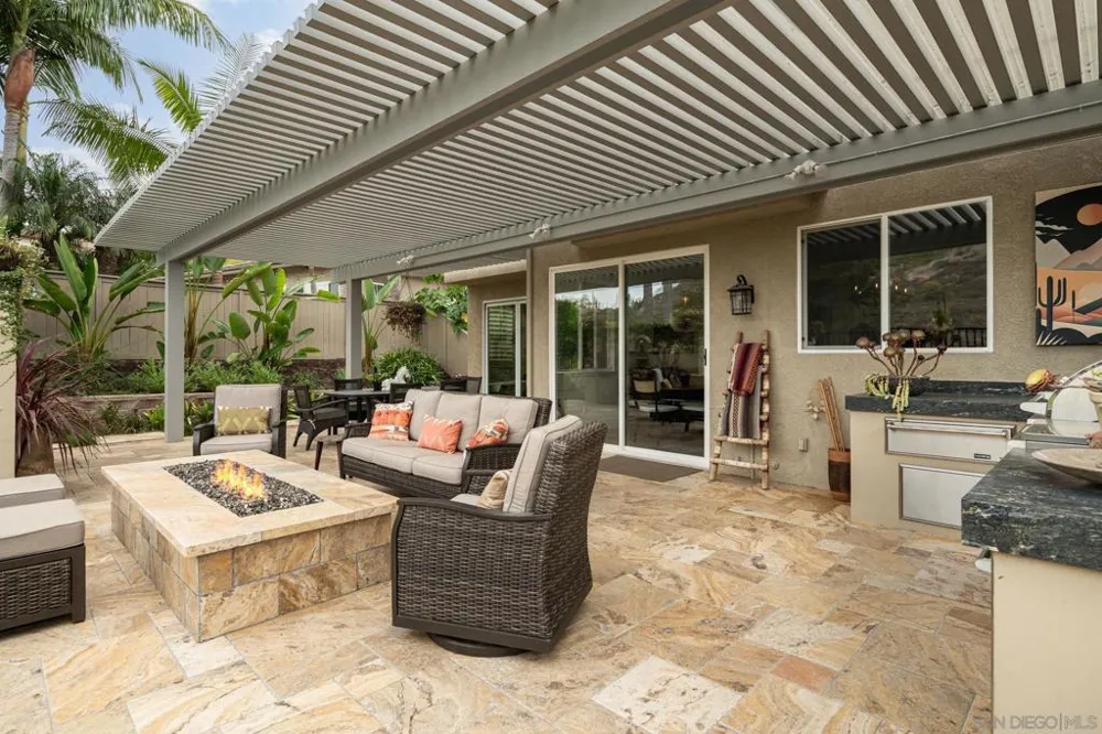 6302 Paseo Descanso Carlsbad, CA 92009