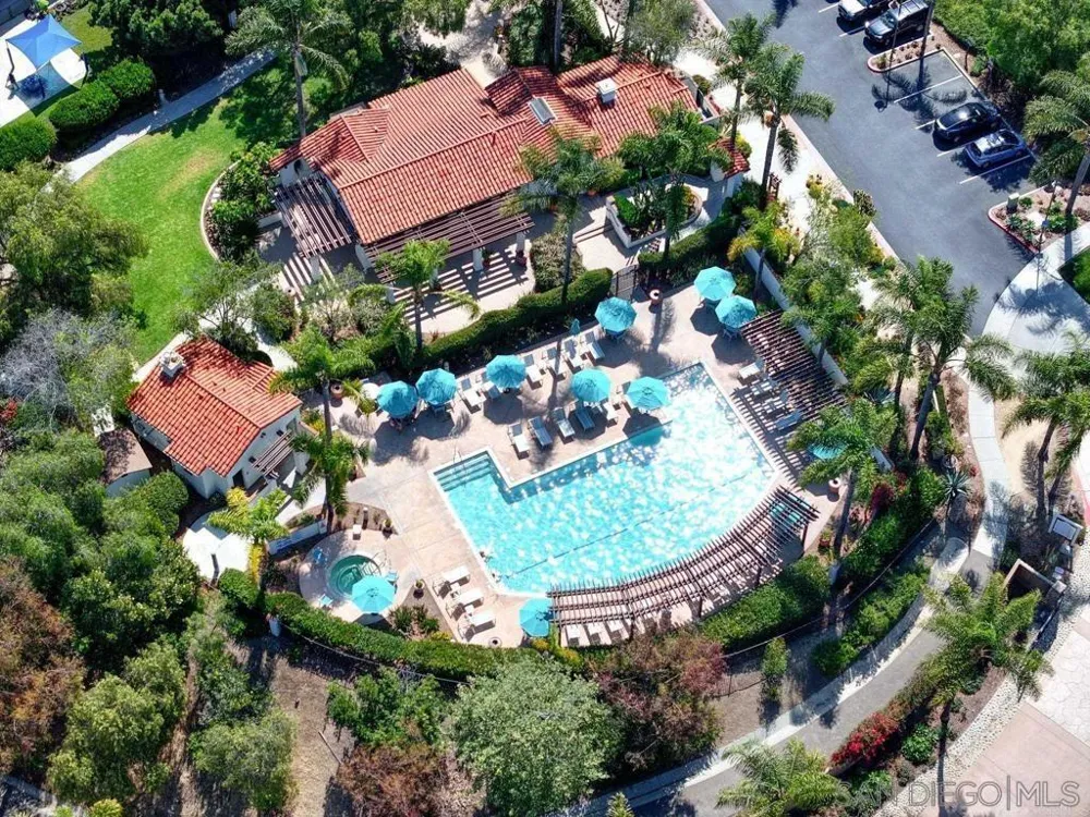 6302 Paseo Descanso Carlsbad, CA 92009