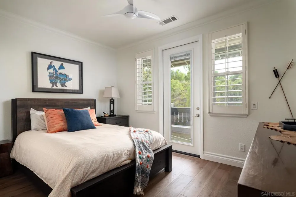 6302 Paseo Descanso Carlsbad, CA 92009