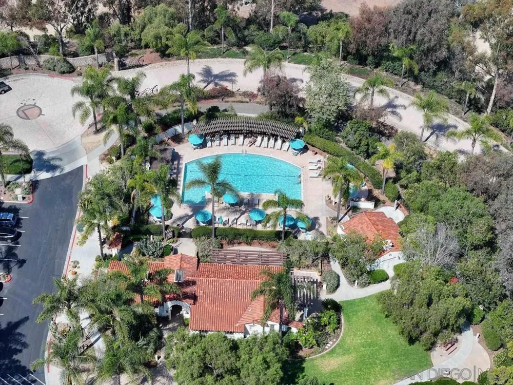 6302 Paseo Descanso Carlsbad, CA 92009