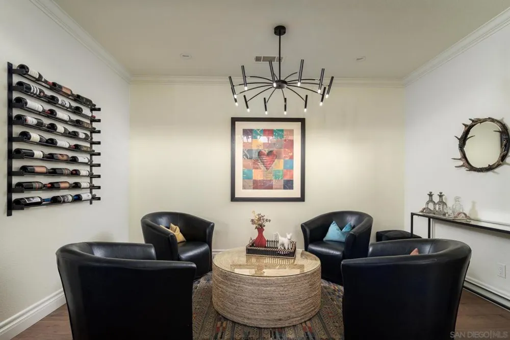 6302 Paseo Descanso Carlsbad, CA 92009