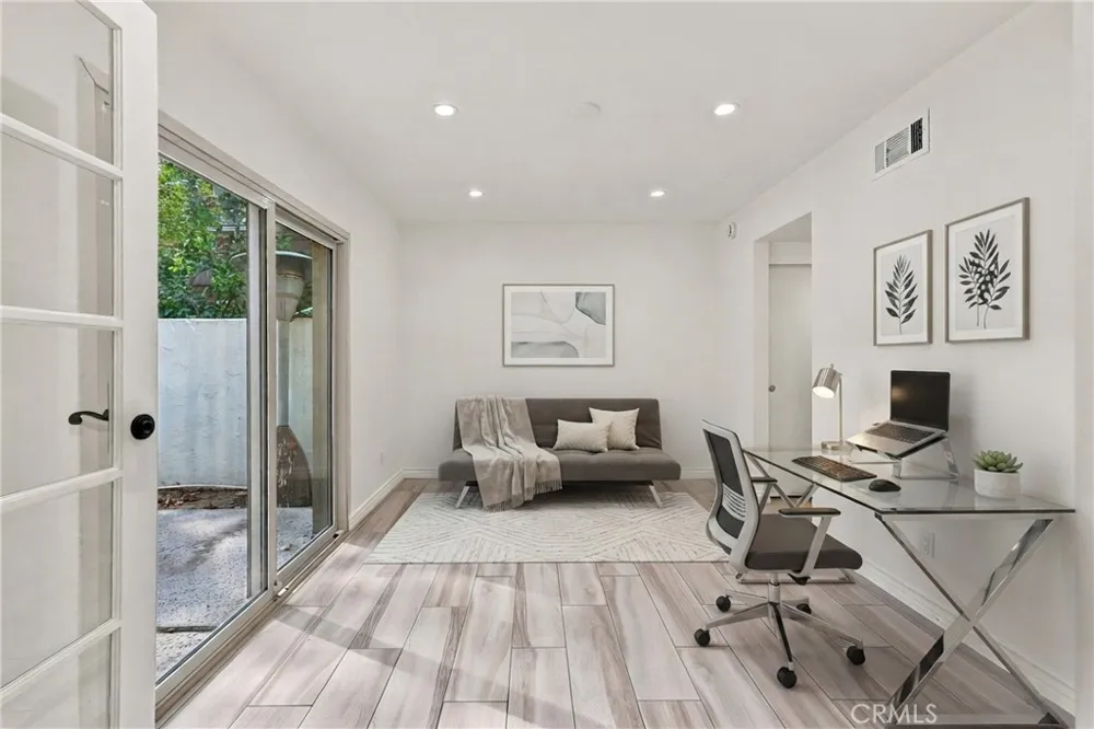 10120 Larwin Avenue #3 Chatsworth, CA 91311