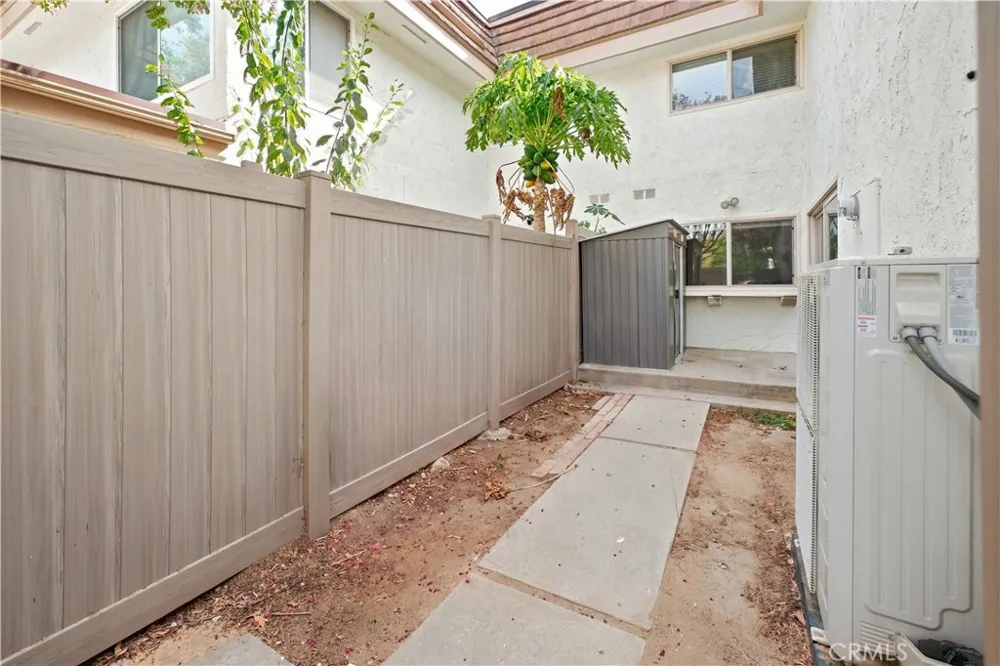10120 Larwin Avenue #3 Chatsworth, CA 91311