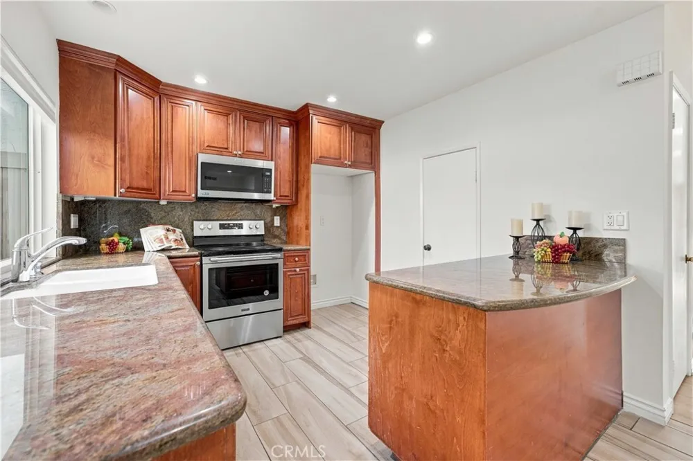 10120 Larwin Avenue #3 Chatsworth, CA 91311