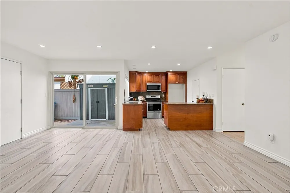 10120 Larwin Avenue #3 Chatsworth, CA 91311
