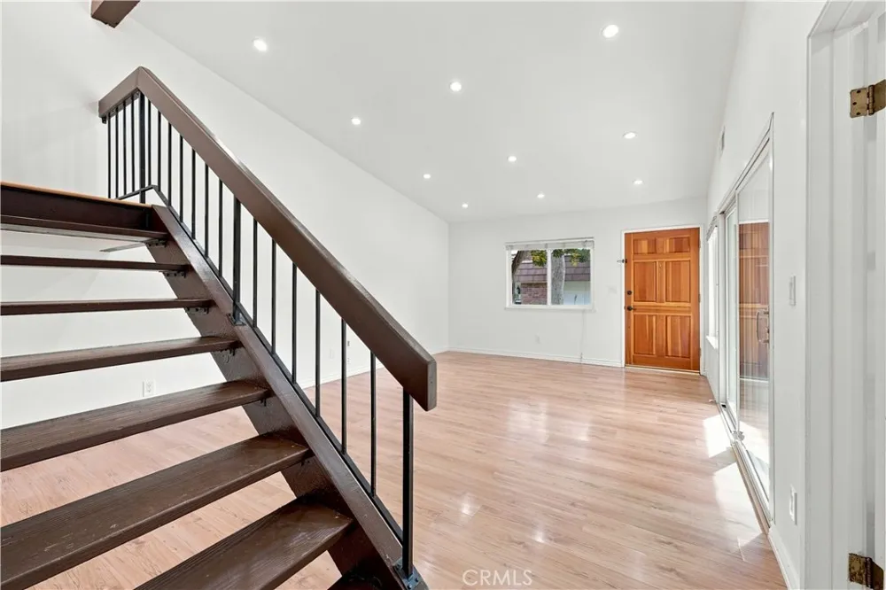 10120 Larwin Avenue #3 Chatsworth, CA 91311