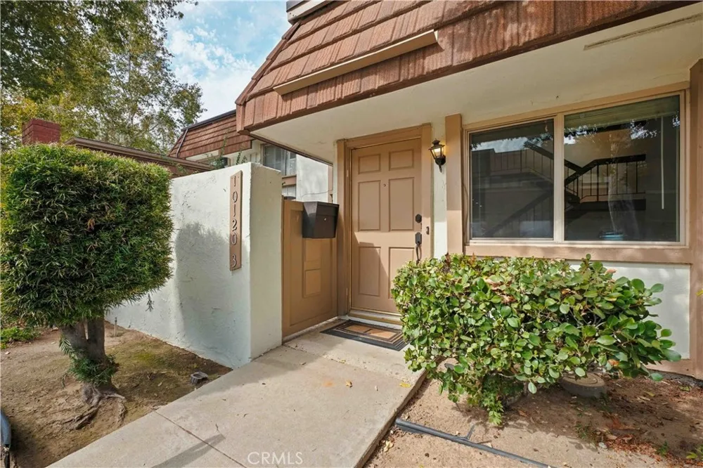 10120 Larwin Avenue #3 Chatsworth, CA 91311