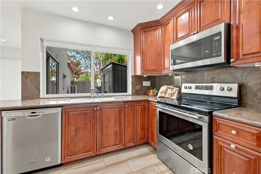 10120 Larwin Avenue #3 Chatsworth, CA 91311