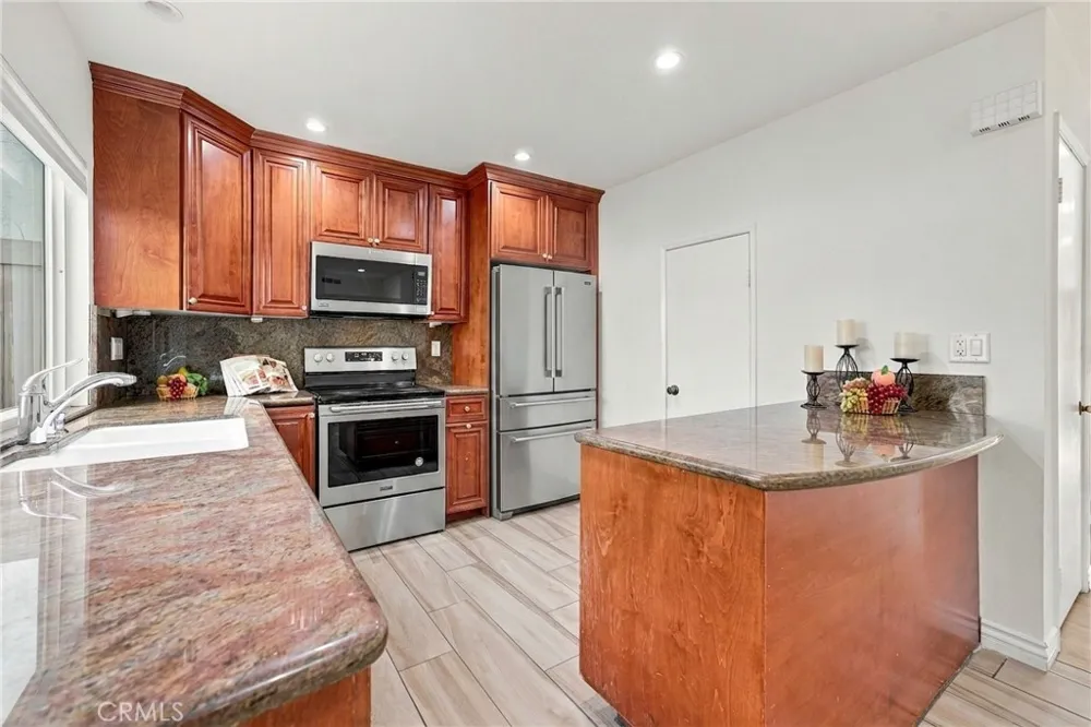 10120 Larwin Avenue #3 Chatsworth, CA 91311