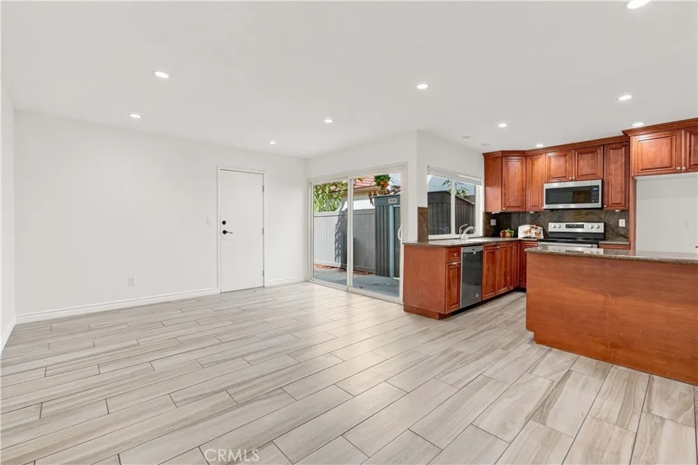 10120 Larwin Avenue #3 Chatsworth, CA 91311