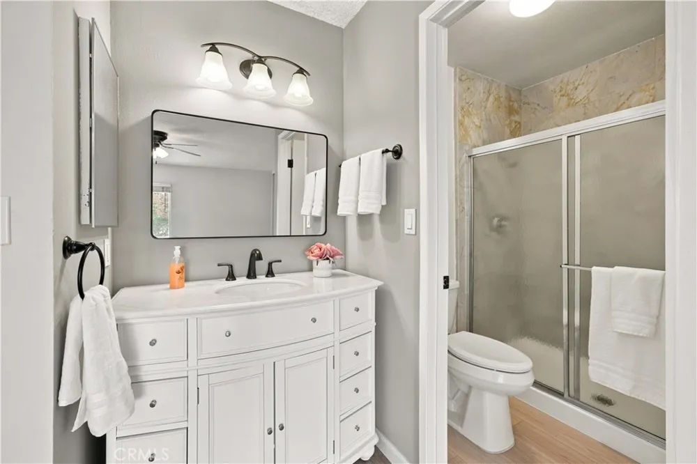 10120 Larwin Avenue #3 Chatsworth, CA 91311