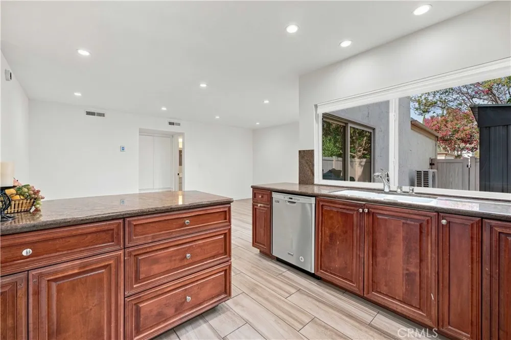 10120 Larwin Avenue #3 Chatsworth, CA 91311